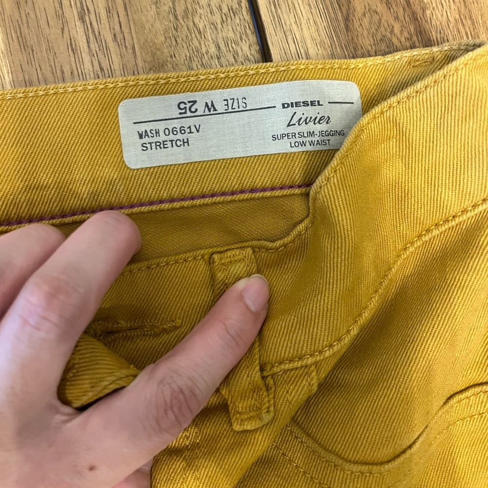 Diesel yellow jeans size 25